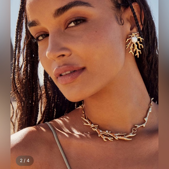 Kendra Scott Earrings - Picture 2 of 7